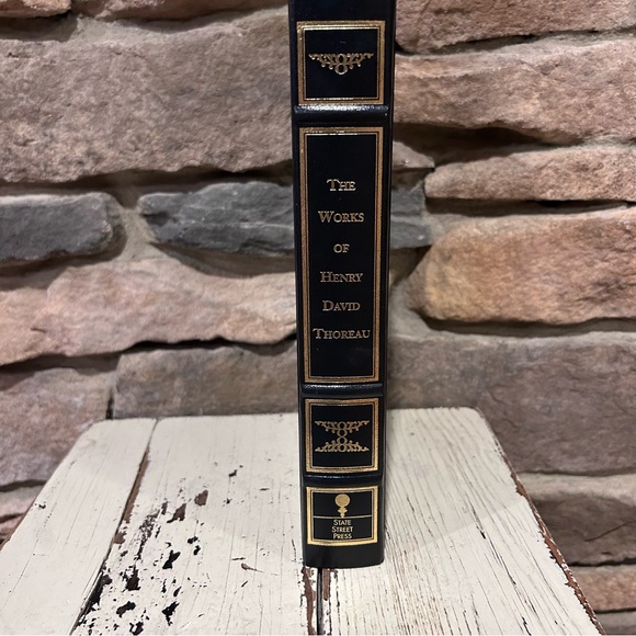 The works of Henry David Thoreau hardcover book‎ - Picture 2 of 3